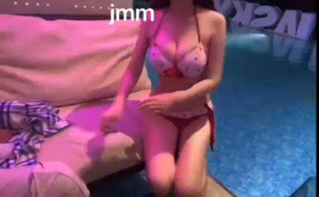 #Shenzhen🦜 Indah, penuh gaya, dan memikat. Lahir tahun 2005, tinggi badan 168 cm, cup E, kulit putih, rutin berolahraga (Pinggang 59 cm,...