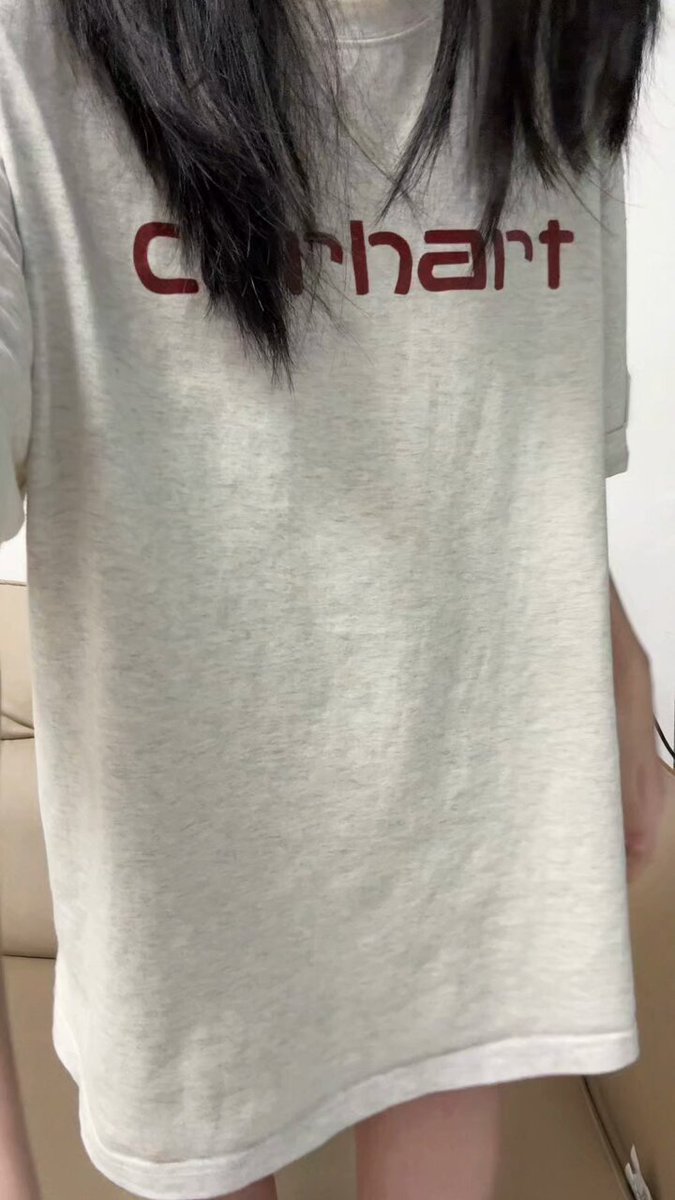 Carhartt美女脱衣秀！露乳露逼大秀粉嫩私处