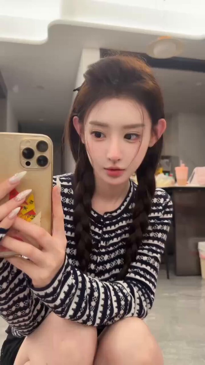 #ShanghaiHardcore5# Pure 나이: 2006년생 🐻E 키: 166cm 체중: 44kg 밝고 깔끔한 외모, 높은 협조성, 온라인에서 아름다운 🍑눈처럼 하얀 우유 같...