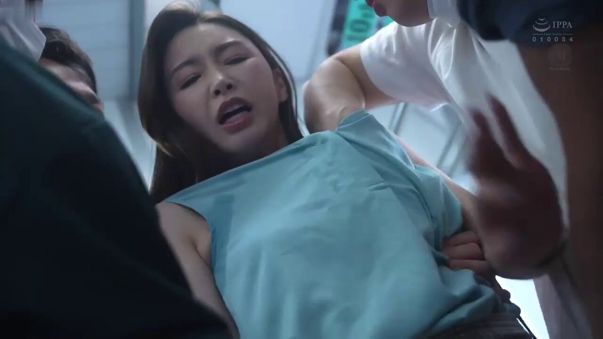 AV：擁擠的盛夏火車是精液的沼澤 
