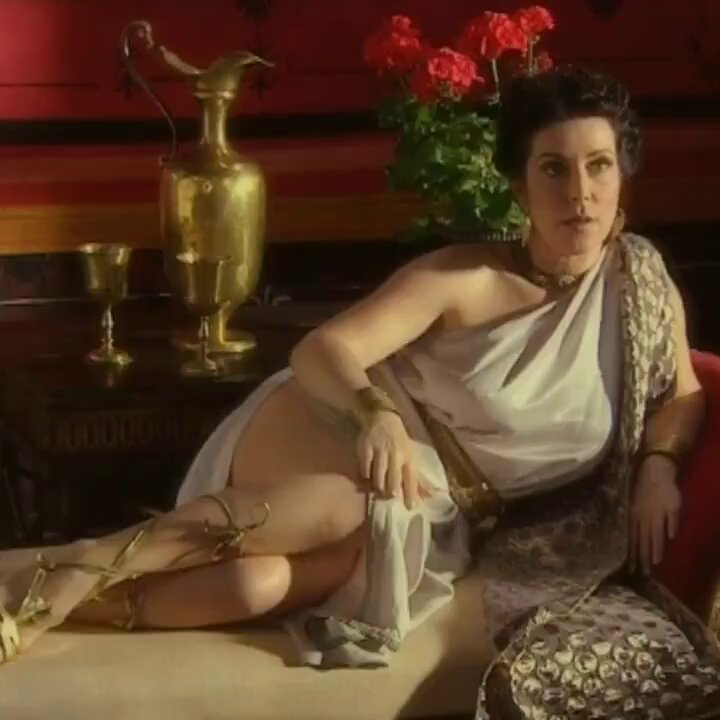 古代ローマの女帝 ソファ狂騒！黒人の巨根が白いヴェールの美女のマン穴を激しく突く