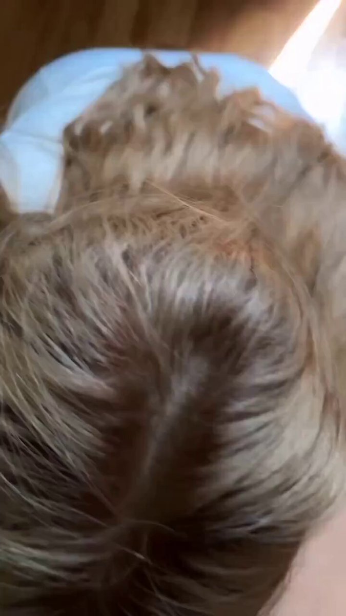 金发美女后入狂干！白裙掀起猛插骚穴汁水四溅