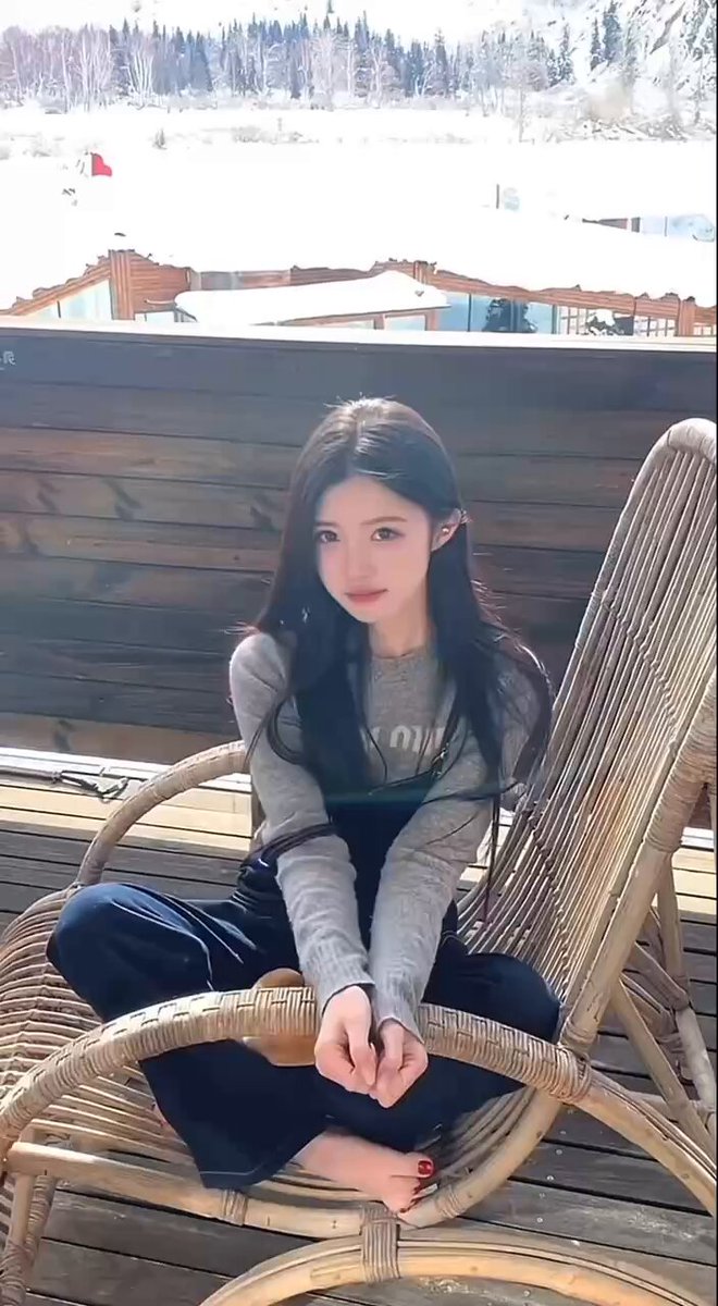 #上海5️⃣⬆️ 

?电台签约主持人&amp;播音主持在读
170cm 88斤 C.cup   真实04 学生证可看
白? ?穴 ?臀 皮肤白皙紧致
清纯学生初恋女友感?高谈吐短暂...