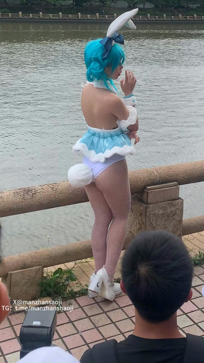 广州萤火虫漫展coser  巨乳肥臀 露奶露屁股蛋   #摄影花絮 #cosplay #撮影会 #漫展 #暴露狂

漫展交流群 ： 