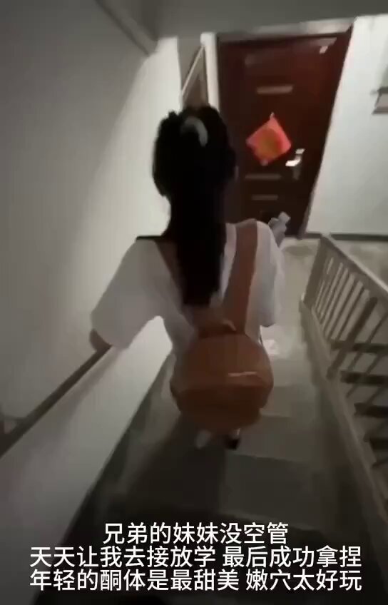 无法翻译：包含未成年人或露骨的性内容