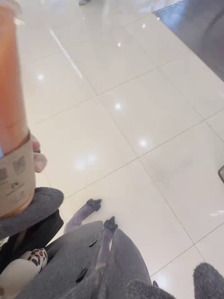 你可以说我是狼外婆
但是你不能说我是大灰狼
因为狼外婆是哄着你自愿让我吃
大灰狼是我要直接吃你
而且你无法反抗 