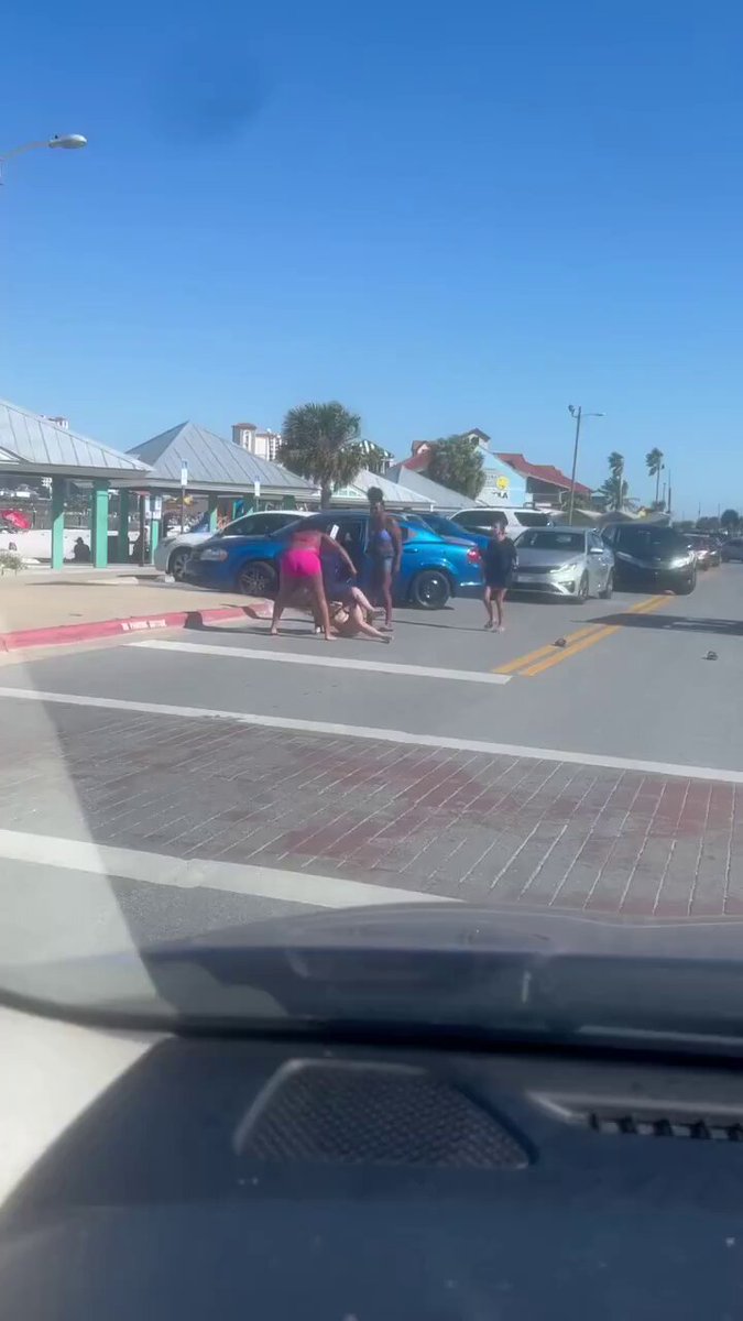 주차 공간을 위해 정말 온갖 노력을 다하고 있네요...😥 