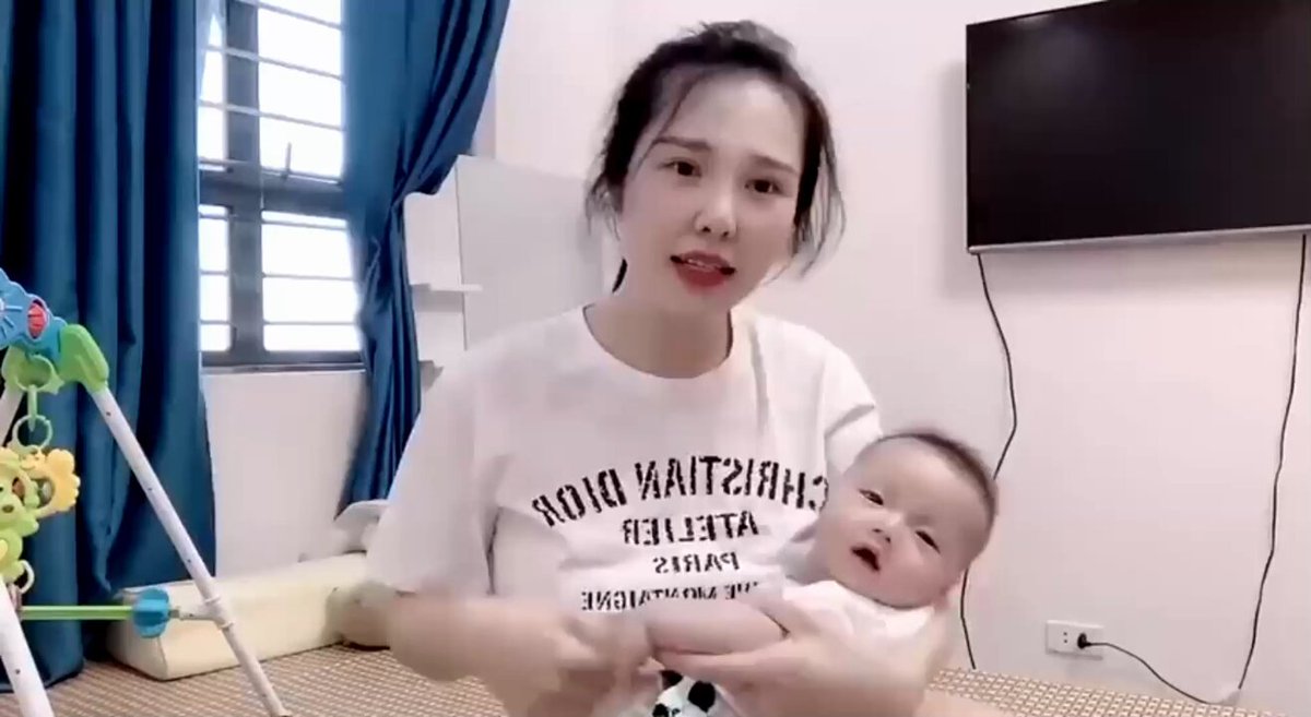 Translation refused: contains sexual content involving a minor