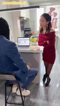 Anan, ATM, sekretaris wanita itu menemukan rahasia bosnya. Sang dewi tampil sangat baik, dan temperamennya sangat baik. Platform Gong mem...