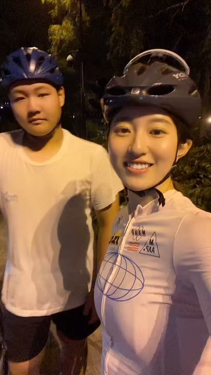 Night Ride: Pretty Girl in a Tight Outfit Temptation! Boyfriend Teases Her Big Breasts and Perky Butt While Riding