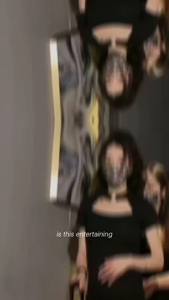 黑丝短裙女+学生妹自拍诱惑，腿玩年高潮！