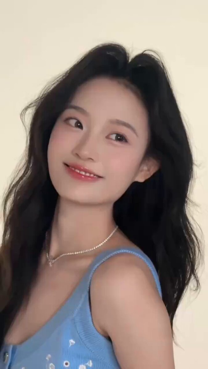 #上海 静安区硬五 文静
东华大学服装表演系🎓 身高181 
重庆人 03年 真C 

气质高白清新款  全身无整无整

蜜桃🍑翘臀 无纹身  肌肤细腻光滑透白 ...