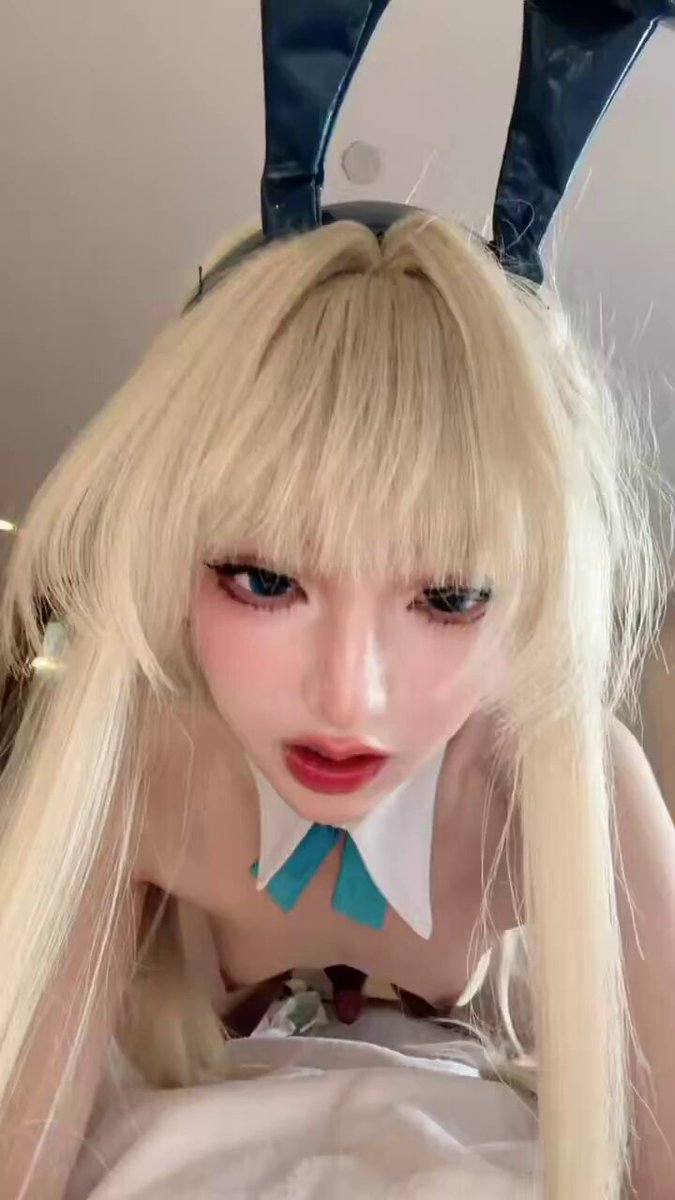 金髪バニーガールが誘惑して自慰で絶頂！爆乳が揺れて潮吹き絶叫