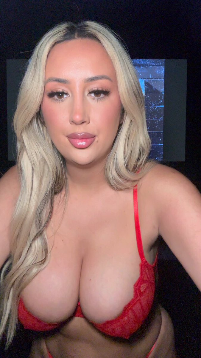 クリスマスの赤いレース爆乳誘惑セルフィーショー