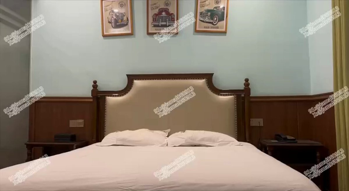 强推和老公分居的反差人妻    完整26分钟
少妇是抖音刷到的，关注以后随口问了下能认识吗，结果回复我了，然后就一直聊着天，约了有空一起吃顿饭，...