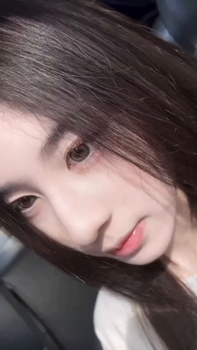 Beijing 🐳🏠🦜W↑ ꒰・Taas: 173cm ꒰・Bust: D (Actual) ꒰・Timbang: 47kg ꒰・Edad: 05 Kasalukuyang nag-aaral sa Beijing Film Academy 🧑‍🎓...