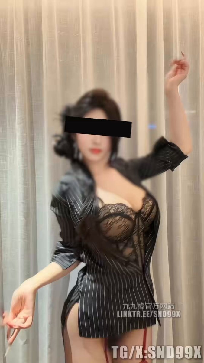 Black Stockings OL Beauty's Busty Tease Show — Lace Lingerie, Half-Exposed and Hip-Wriggling