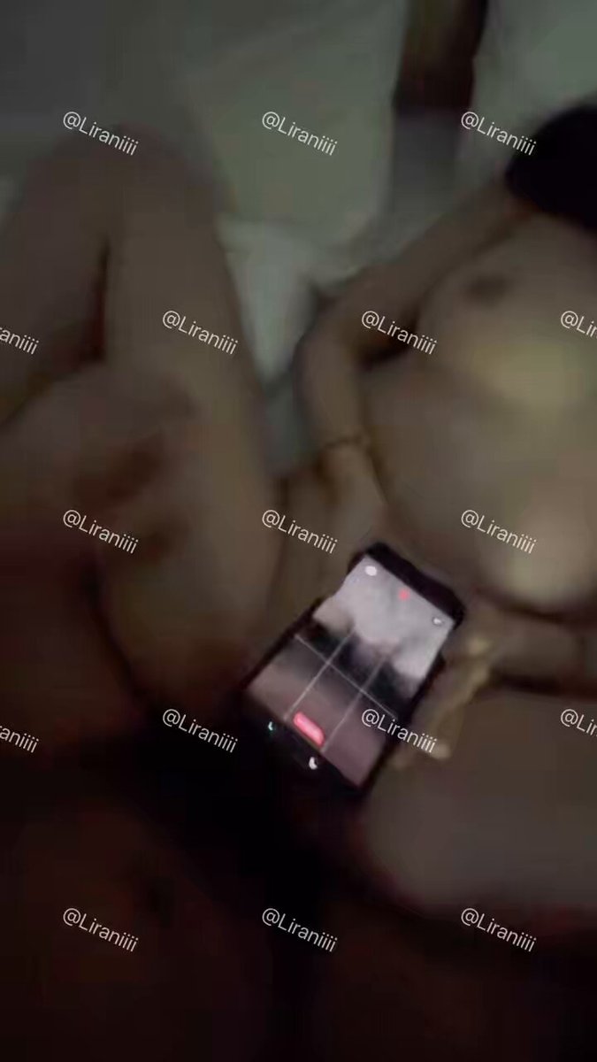 久违的跨年炮😋
调教后的爱妻会自己找机位了
 
 
 
 
#绿帽 #淫妻分享 #杭州 #足控 