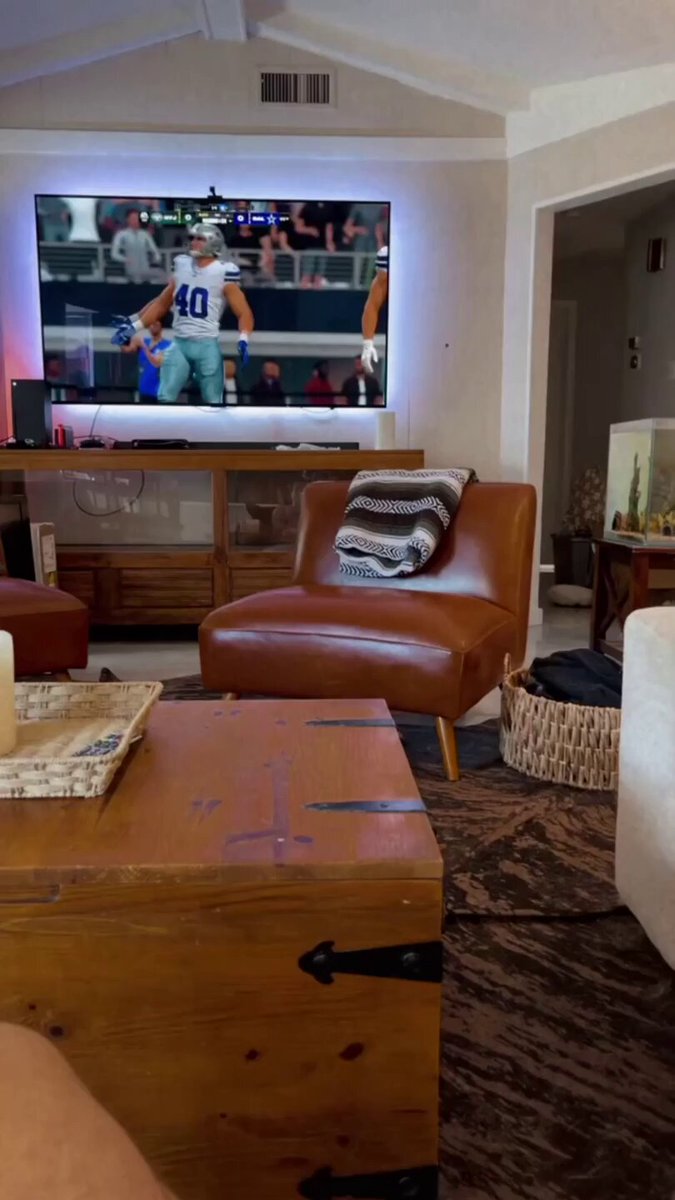 Glasses Babe Spreads Legs on Sofa for Intense Fucking — Big Boobs Bounce, Squirt Orgasm