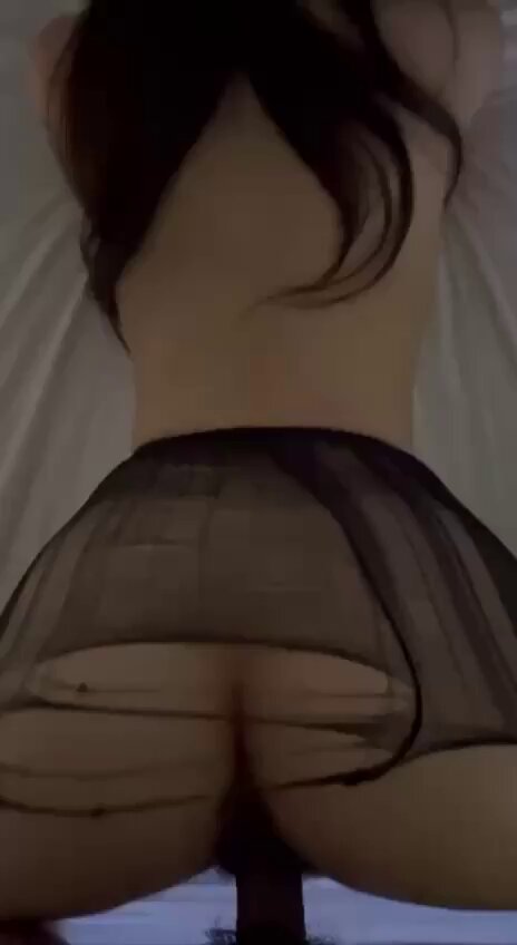 黑丝透视短裙翘臀诱惑，巨臀摇晃直击灵魂！