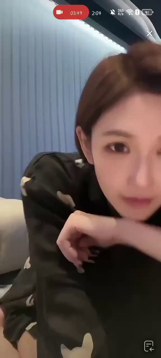 Silky Pajamas Fox Girl Deep-V Temptation — Finger-Playing Cleavage Enchanting Live Stream