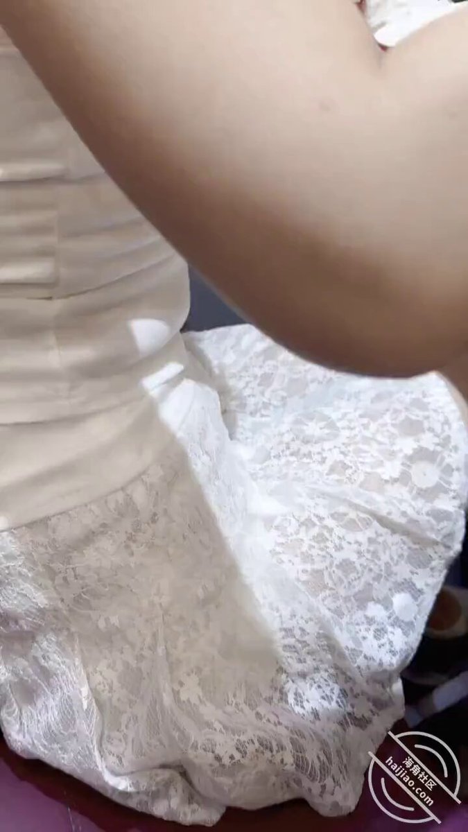 Inses tingkat atas, kakak perempuan yang menyemprot... (Mengajak adiknya keluar untuk makan hot pot tanpa busana_Setelah makan malam, eja...