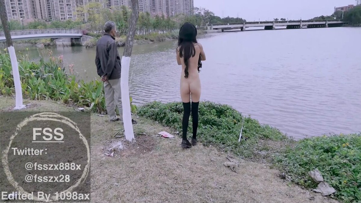 #露出 #勾引 #任务 大爷摸奶口爆 你到底需不需要啊😈

公园人前全裸露出，粉丝的露出勾引任务

  