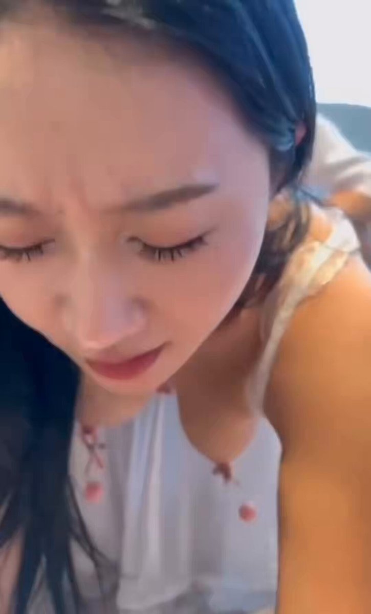 Innocent Beauty Kneels and Licks a Fake Cock, Orgasm Face! 123av.fun Exclusive Masturbation Show