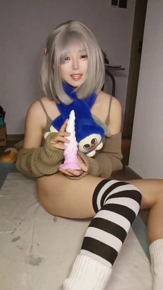 Silver-haired Cosplay Girl Rams a Pink Giant Dildo into Her Wet Pussy and Squirts