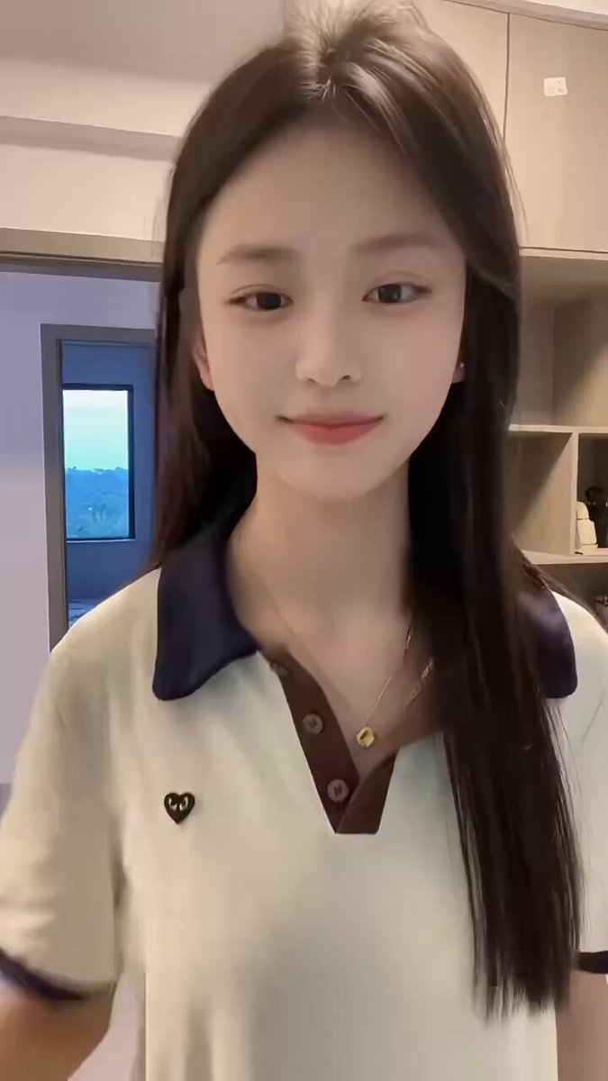 #上海🦜 
清纯学生款在读兼职🎬天然零整感
超级超级白❄️可素颜见
年龄07 身高168cm 体重44kg 🐻c
清新自然 乖巧礼貌  只接素质🉑
无整形     无半...