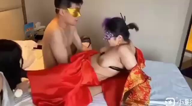 Masked purple-haired slut in kimono and black stockings toyed by two men — huge tits groped and pussy furiously fucked! 123av.fun exclusive SM group sex