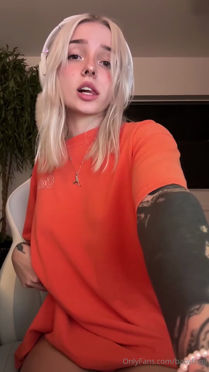 Tattooed White‑Haired Hot Girl with Cat Ear Headphones Striptease — Big Breasts, Perky Butt, Full Nude Tease