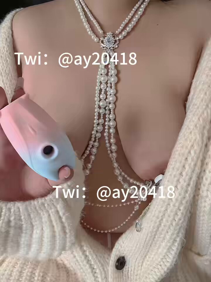 巨乳美女珠链乳夹肉丝袜跳蛋高潮自慰秀！123av.fun独家