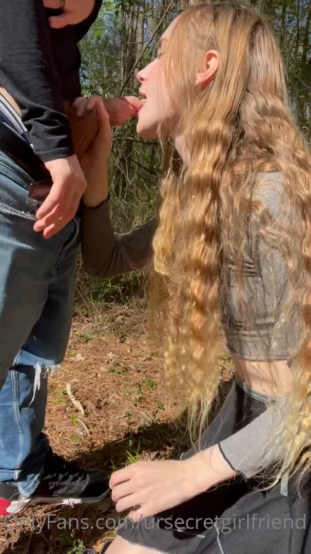 森林野外！金发美女跪舔大屌翘臀露穴狂撸