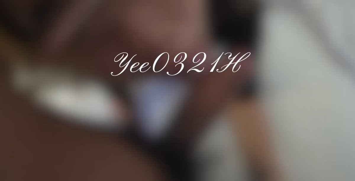 Gosto de olhar diretamente nos olhos da outra pessoa enquanto como, observando seu olhar se aprofundar e se encher de desejo, ouvindo sua...