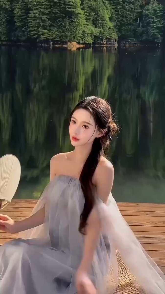 #广州

意大利马兰欧尼学院毕业生

身高175 D杯 无敌长腿 腿控必备
精通英文 意大利语 可看学籍

参加过2023华伦天奴大秀策划
现杜嘉班纳设计总监...