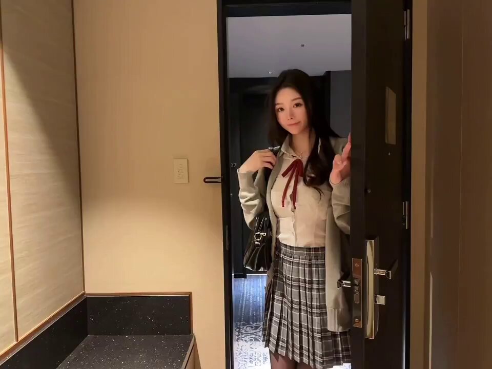 点击下方联系，更多精彩内容 