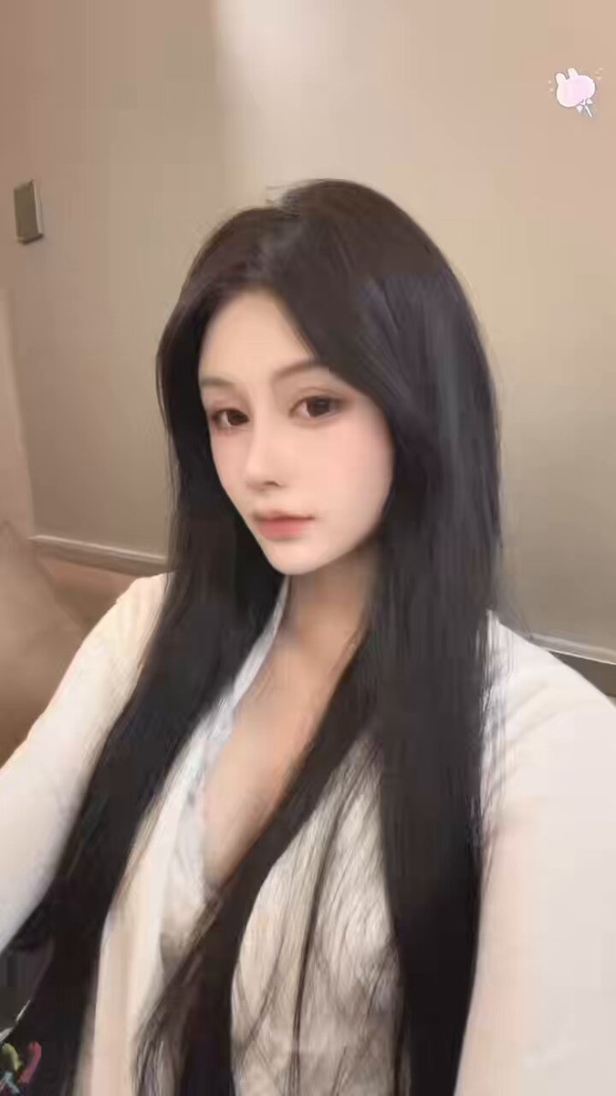 深圳硬5

03年 180cm 53kg 🐻C

短暂兼职
本人特别特别像范冰冰

纯新人初下水 女友感十足
气质大牌 形象极佳 谈吐优雅 举止大方 
热爱旅游 健身 ...