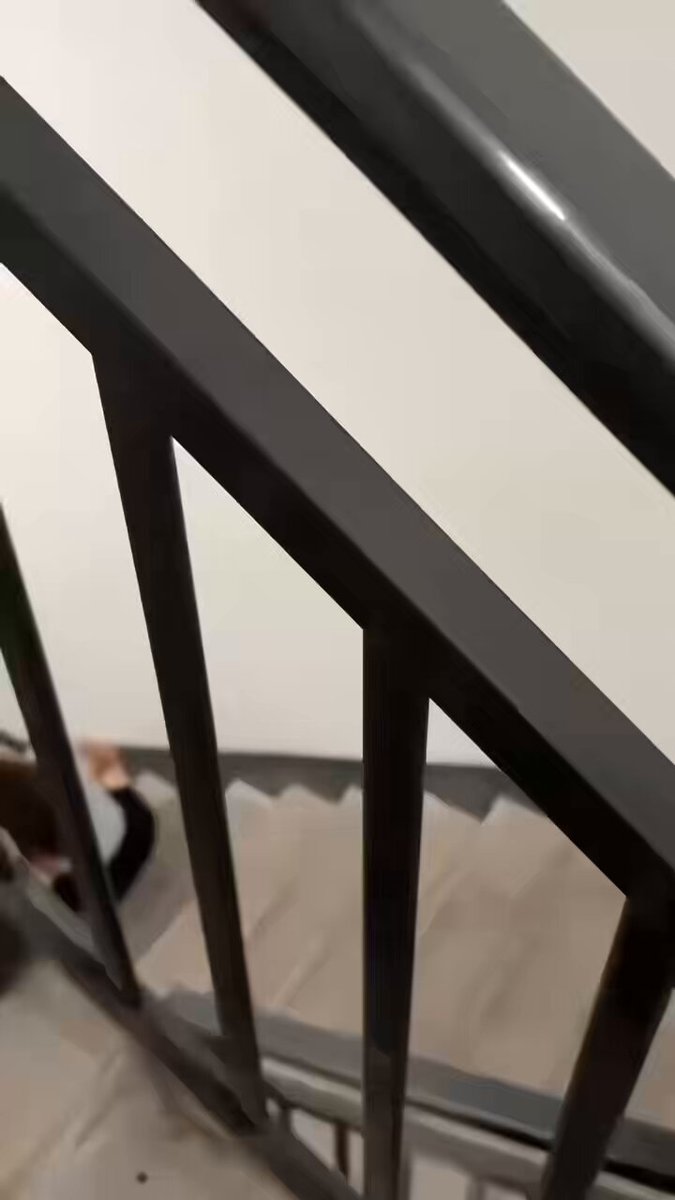 Frenzied Handrail Jerk on a Massive Cock! Cum Sprays All Over the Stairs in a Lewd Show