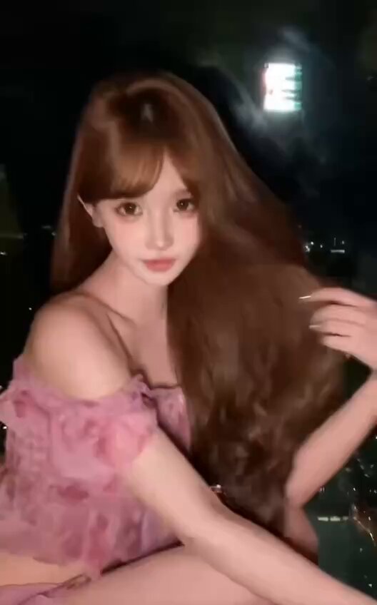 #上海 
✦ 170cm  48kg  真🐻F江浙美人 
✦ 全身紧致匀称，体脂14% 
✦ 身體柔軟一字马 
✦ CAREER职业：无忧传媒藝人 

🐧：2871530101

 🛰️：tongww7...