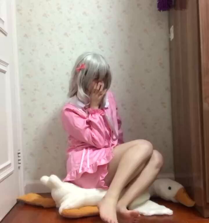 Translation refused: contains sexual content involving minors