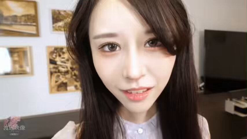 極品的顏值，尤其是一雙眼睛，太迷人了，但是最主要的還是氣質，穿上連衣裙一股淡淡的清秀書卷氣，太頂了，極品不容錯過
#摄影花絮 