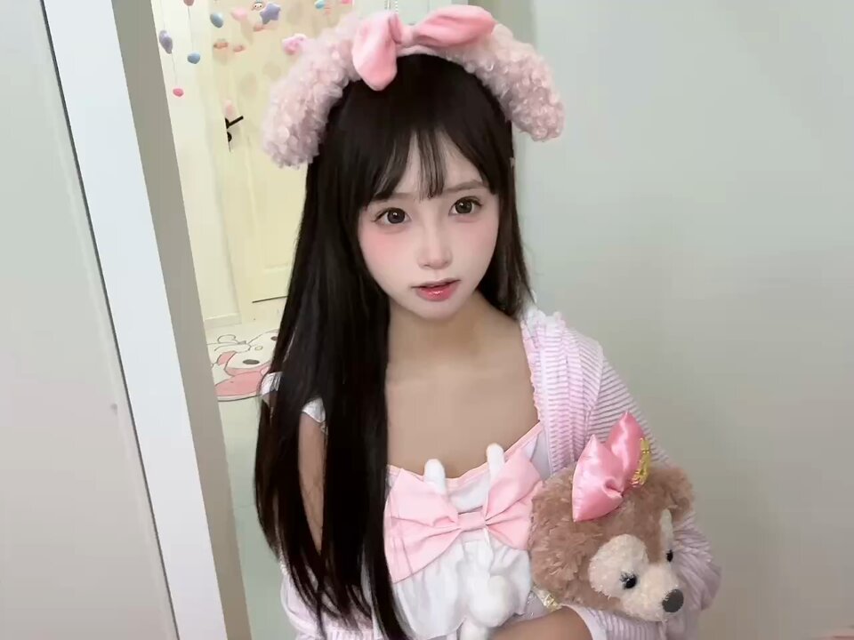 #Putuo District Bud 165-06-C Poids : 85 kilos Nouvelle venue, je ne connais personne. J&#39;aime le cosplay. J&#39;ai un fort esprit d&#3...
