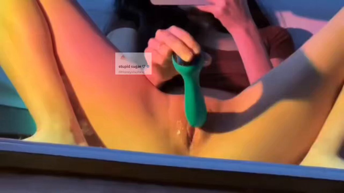 骚货大开腿绿跳蛋狂插嫩逼自慰高潮喷水！