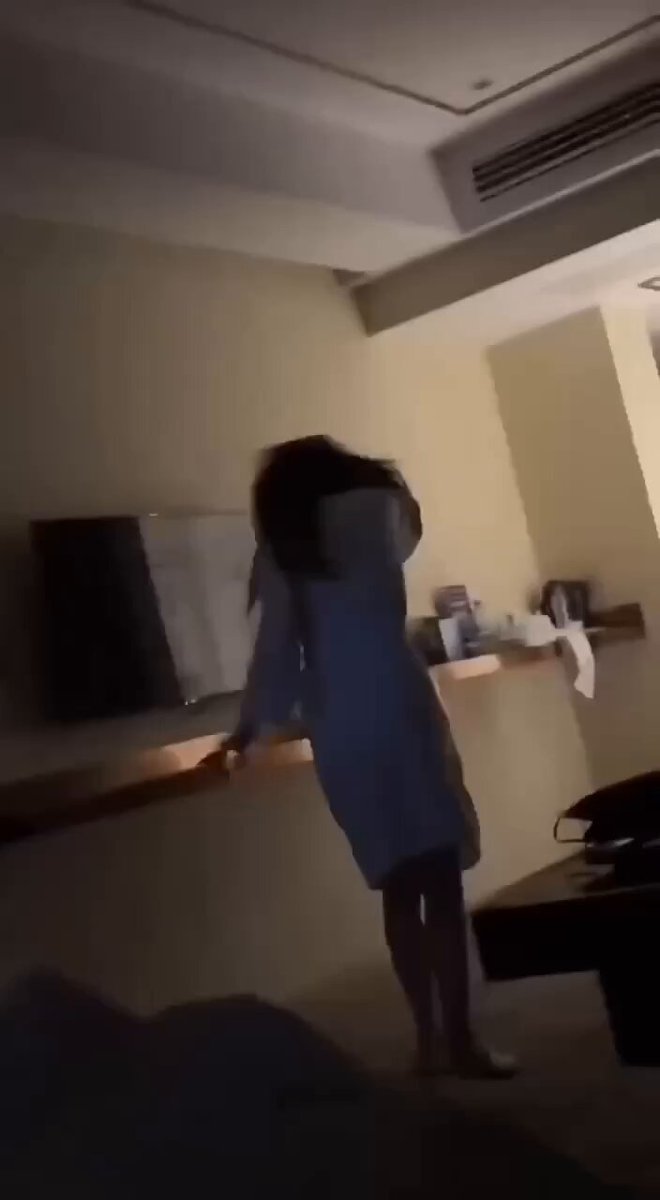 我吃你一顿饭，你就往死里干 😄 