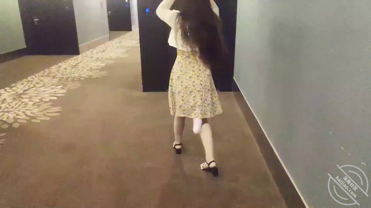 頂級亂倫,極品妹妹和我的淫蕩生活。 (12)妹妹用尾巴,污字,雞雞口罩,來勾引我幹她。
