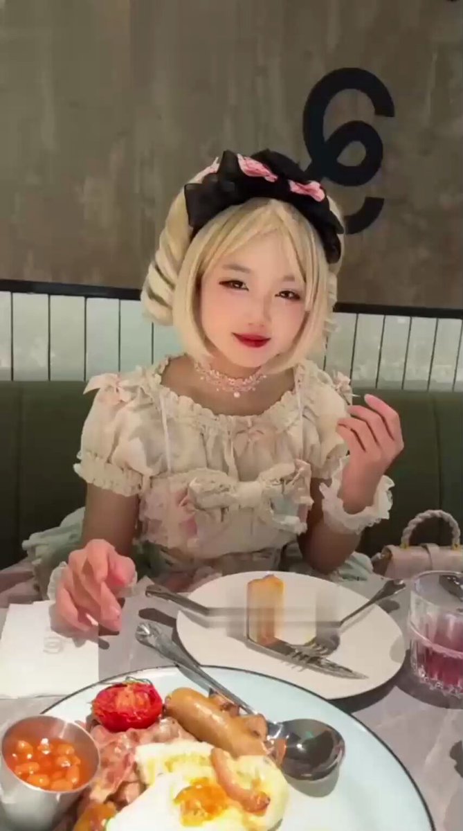 【不服你就拿鱼雷炸逼给我看！玩的就是真实！】你要是能喷出水，我就敢给你看，广州俩网红的潮吹对赌事件，老师潮喷后，池甜也是履行赌约用鞭炮炸...