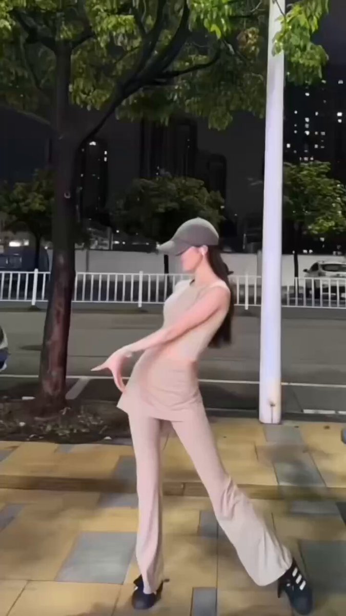 北京🏠 喵喵
真实北舞硬5
•    𝐀𝐠𝐞年龄：03（可看学生证）
•    𝐇𝐞𝐢𝐠𝐡𝐭身高/175C
•    𝐖𝐞𝐢𝐠𝐡𝐭体重/9 5

🛰️alqp3366
🐧3830845091
✈️客服💁     
➕...