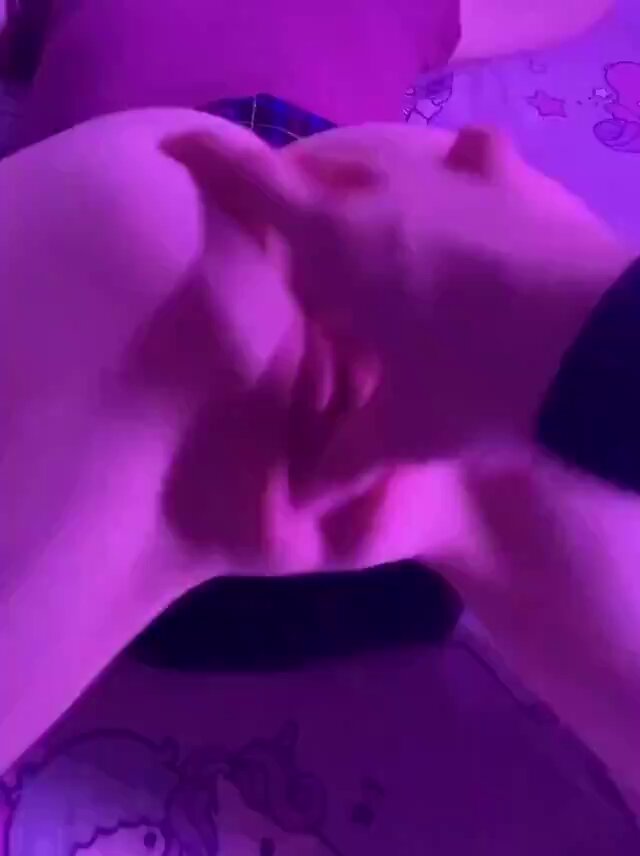让我看看谁在背着我打飞机?? 有本事光明正大的打 鸡瘾犯了，一口给你咬掉?? 