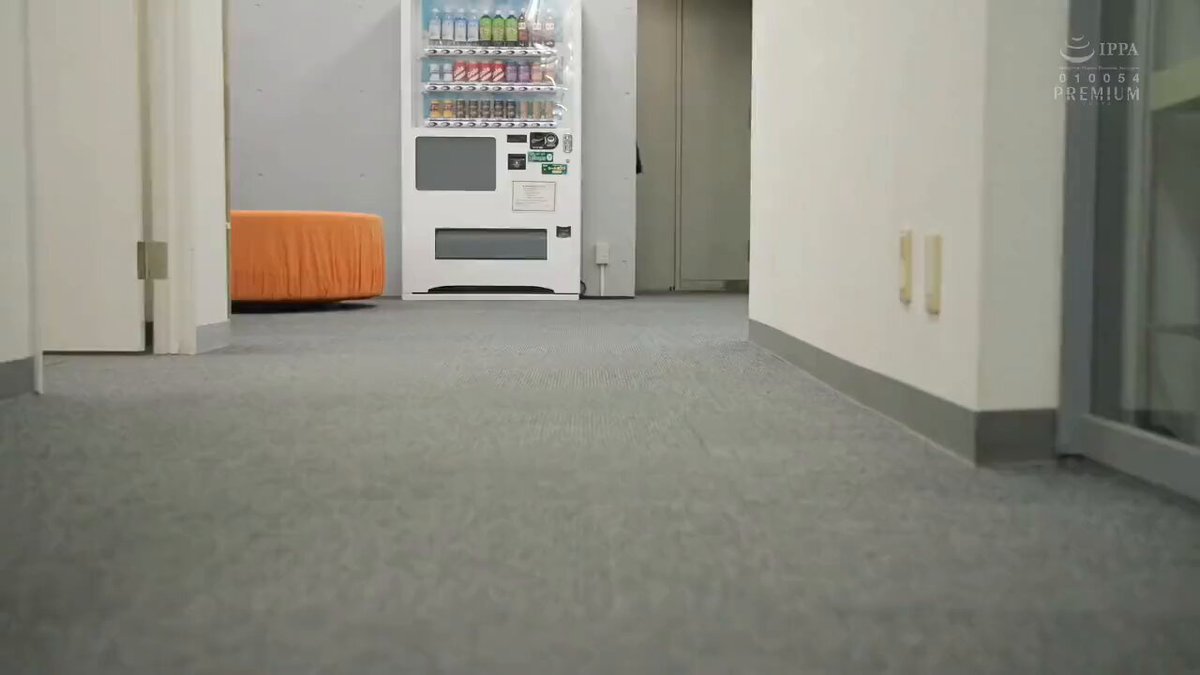 空姐OL酒店诱惑！撕开衬衫爆乳足交口爆高潮